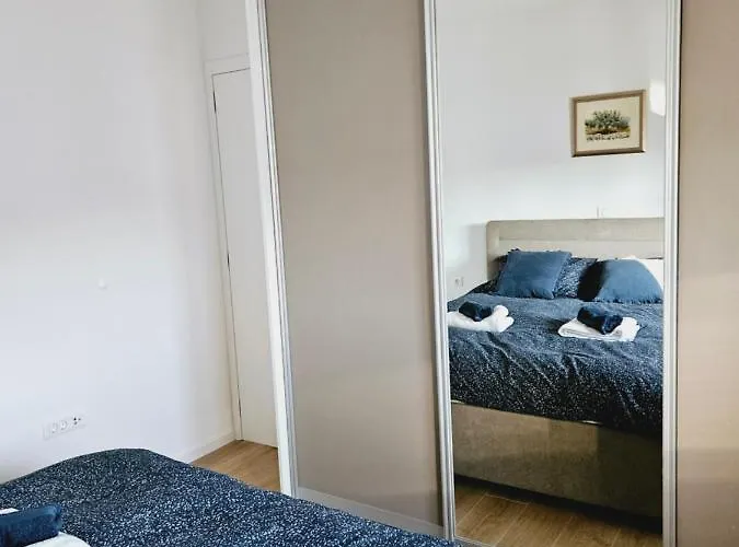 At Glance * 자다르